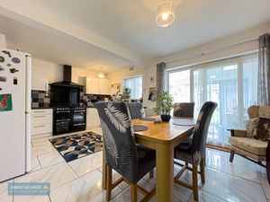 Kitchen/Dining Room- click for photo gallery